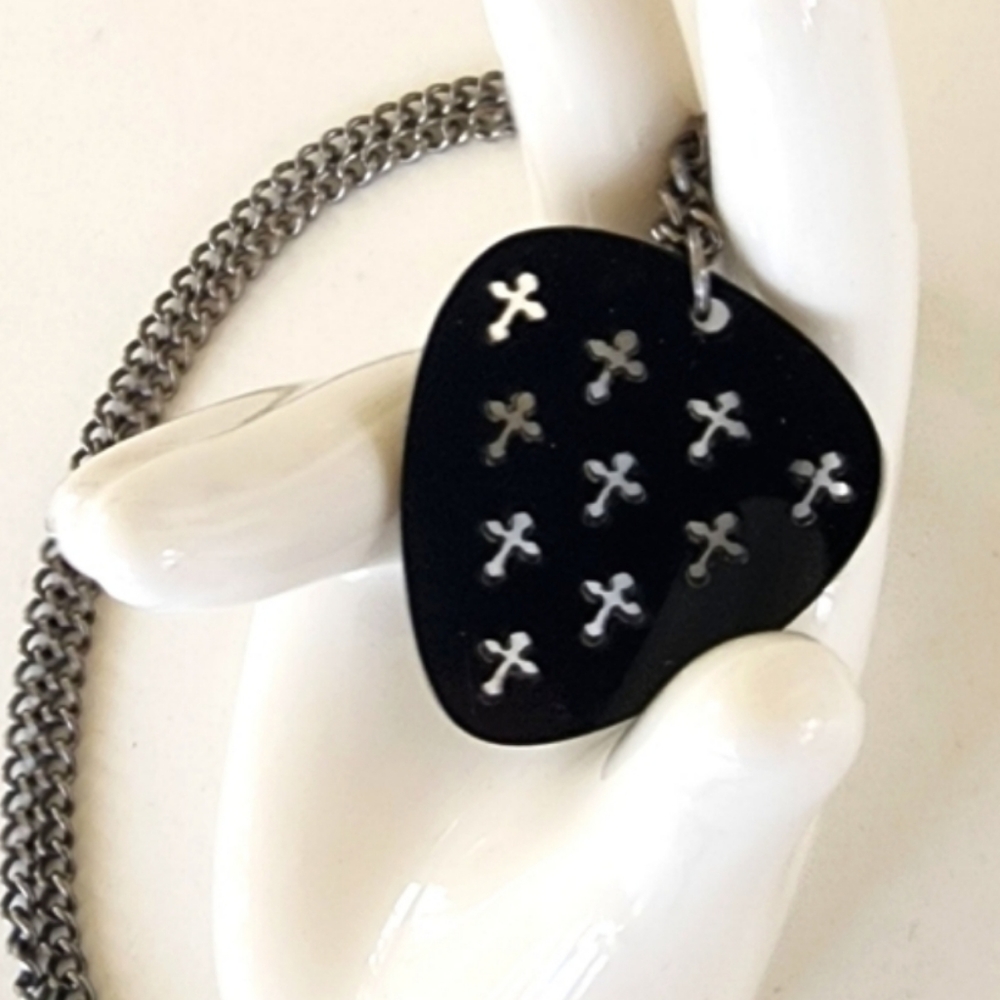 🎸 Claire's Cross Guitar Pick Necklace